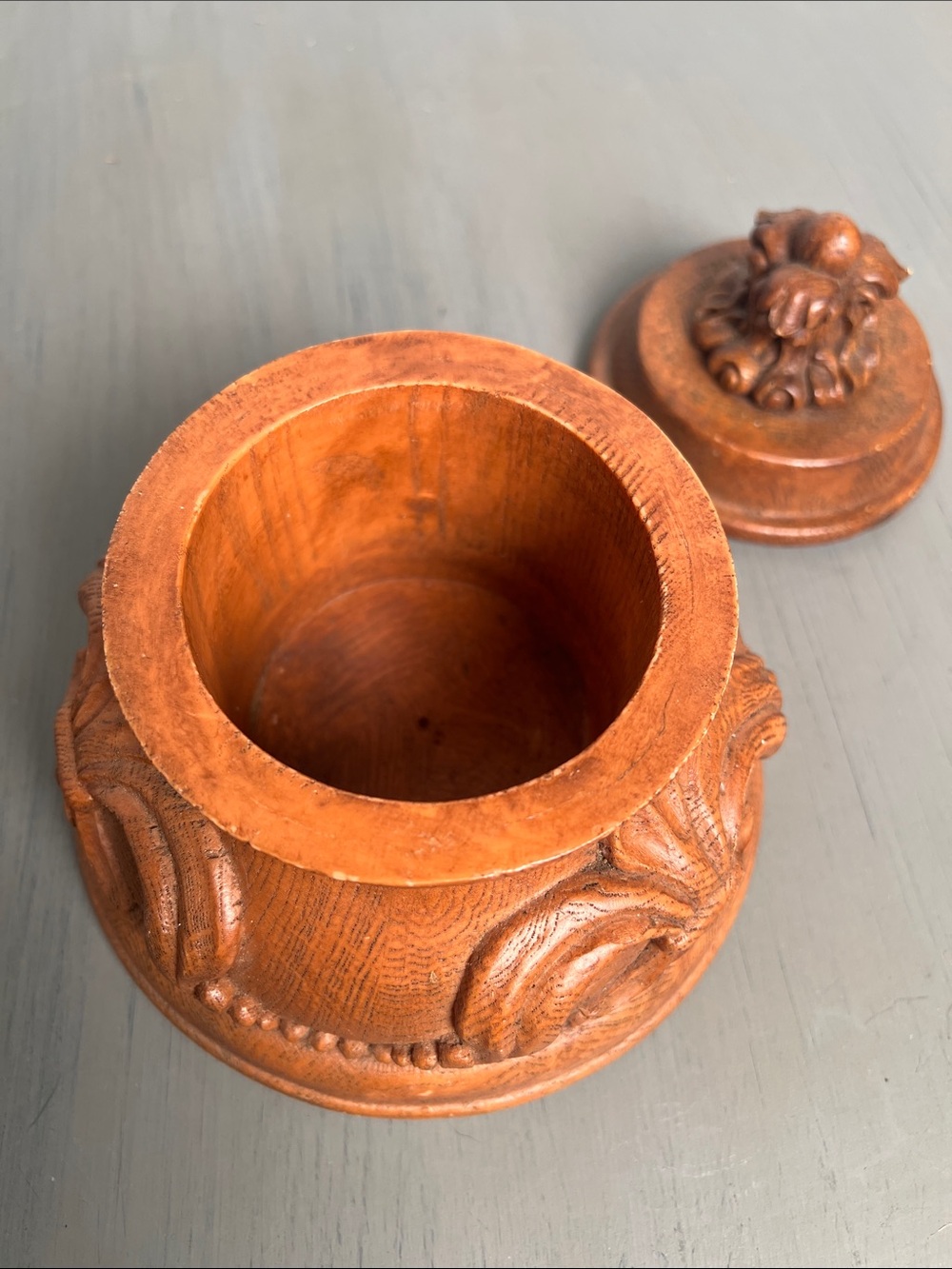 Vintage Carved Resin Wood look. Decorative Box with Lid - Warm Brown